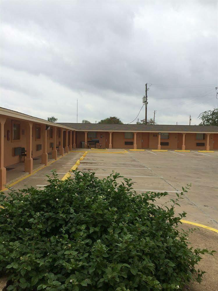 Village Inn Cotulla Exterior foto
